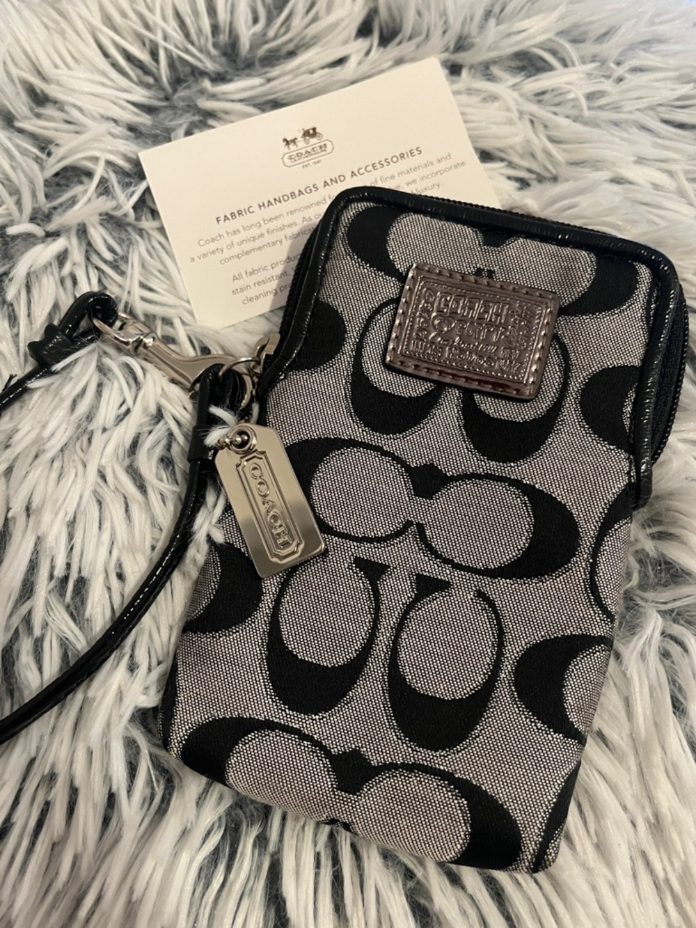 Coach Black Signature Wristlet Wallet Case Purse Bag CC Poppy Monogram C Patent